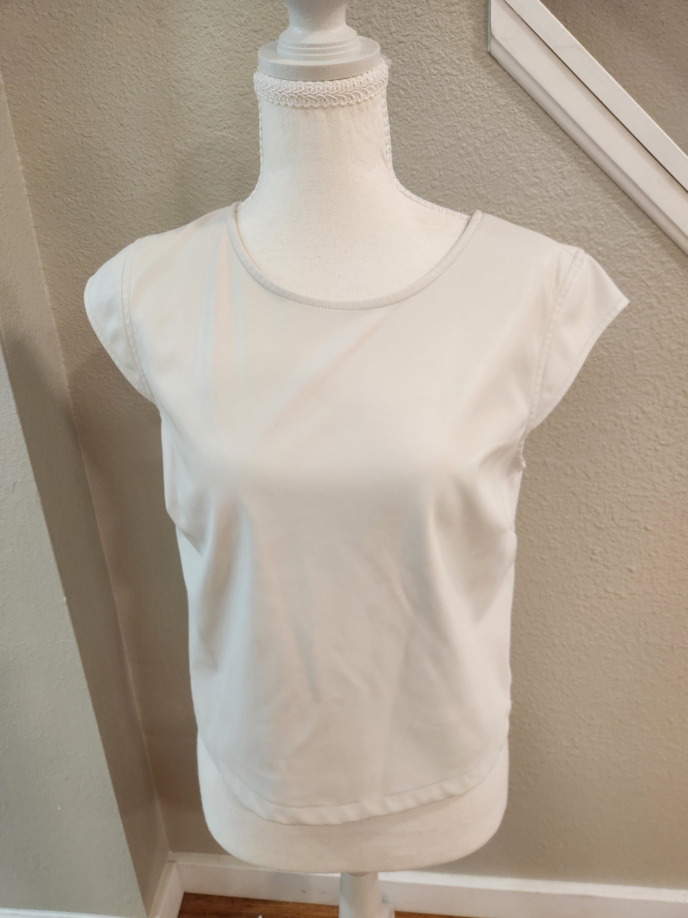 Sincerely Jules Cream Cap-Sleeve Tank